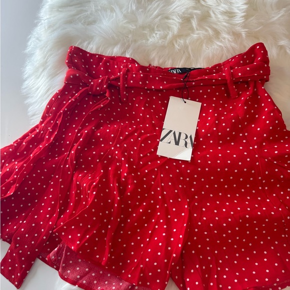 Zara Red skirt short, super comfortable and fabric with a 100%viscose - Picture 6 of 15